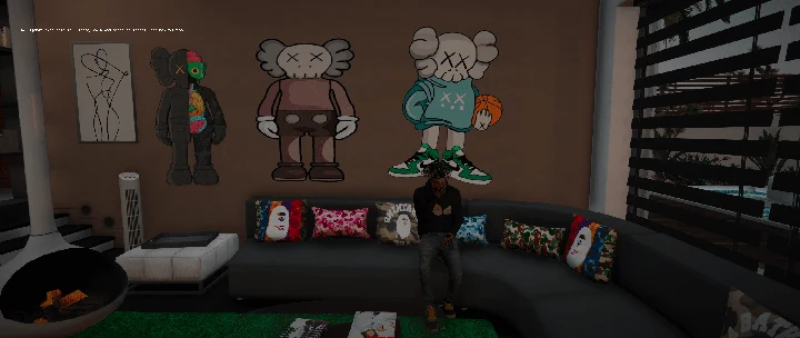 Декоративные объекты KAWS