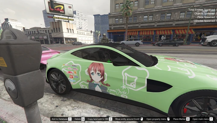 Иташа Emma Verde из Love Live! Nijigasaki для Aston Martin Vantage 2018